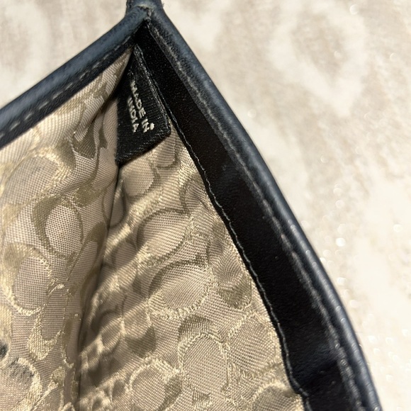 Coach Vintage Black Leather Trifold Wallet - Picture 14 of 15